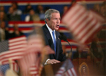 Bush, aclamado en el Madison Square Garden.