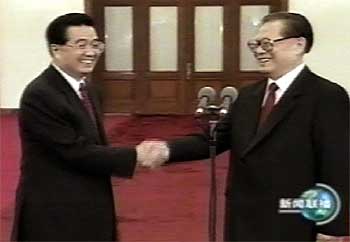 El ex presidente chino, durante su brillante y emocionado discurso de despedida ante el Comité Central del PCCh.