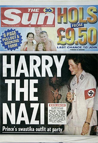 Este mismo tabloide británico difundió la foto de la polémica: el príncipe Harry ataviado como un nazi.