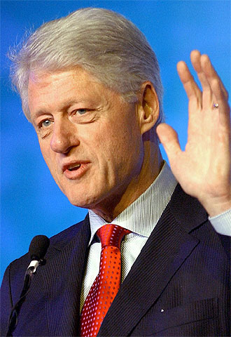 Clinton, durante una charla de presentación de su autobiografía,  Mi vida , en Seúl a finales de febrero.