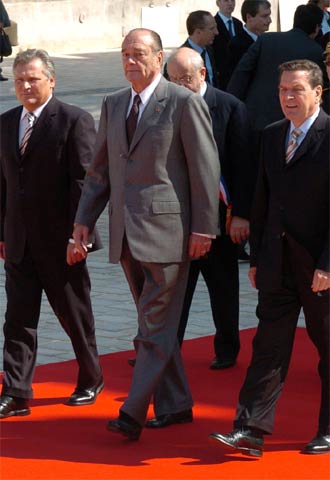 Kwasniewski, Chirac y Scröder, hoy en Nancy.