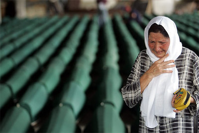 Bosnia rinde homenaje a las víctimas del genocidio de Srebrenica