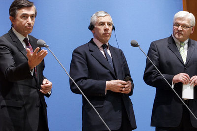 Los ministros de Exteriores de Francia, Reino Unido y Alemania ofrecen una rueda de prensa al término de su encuentro en Berlín.