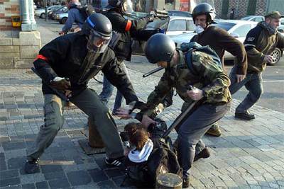 Los manifestantes y la policía han protagonizado duros enfrentamientos en la ciudad de Rennes.