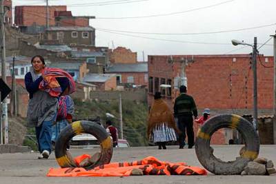 La huelga de 24 horas convocada por los poderosos sindicatos de transportistas paralizó parcialmente Bolivia.