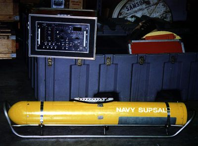 Aparato que utiliza la Marina norteamericana para localizar las cajas negras. Se conoce con el nombre inglés de Pinger Locator System o PLS.