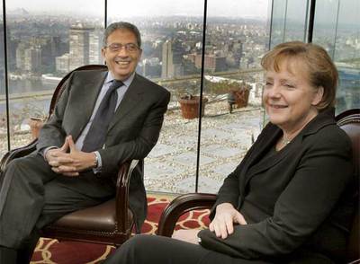 Merkel realiza un tour de cuatro días de duración por Oriente Medio, que la llevará a Arabia Saudí, a los Emiratos Arabes Unidos y a Kuwait.