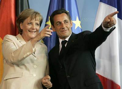 Sarkozy y Merkel acuerdan unir fuerzas para sacar a la UE de la "actual parálisis"