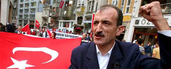 Turquía llama a consultas a su embajador en EE UU tras la condena del genocidio armenio por la Cámara