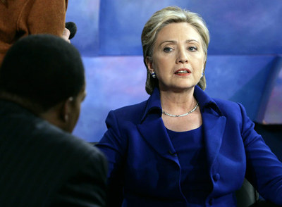 La senadora por Nueva York y aspirante en las primarias demócratas Hillary Clinton, anoche en una entrevista en Virginia