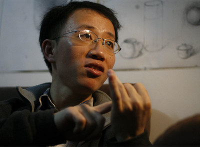 Pekín condena a prisión al conocido disidente chino Hu Jian