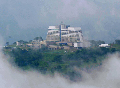 Vista aérea del hotel donde se ha celebrado la Cumbre de los Ocho en Japón