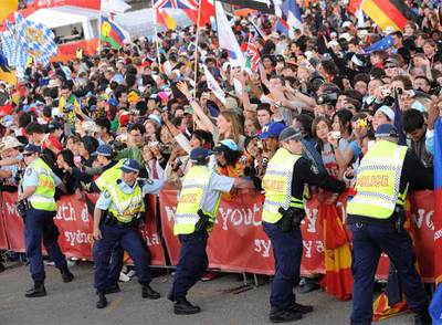 Los jóvenes se congregan en Sidney para seguir al Papa.