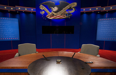 El escenario está listo para el cara a cara de esta noche