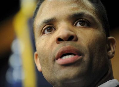 El congresista de Illinois Jesse Jackson Jr. ofrece una rueda de prensa.