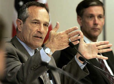 Alan Bersin, a la izquierda, en una imagen de archivo.