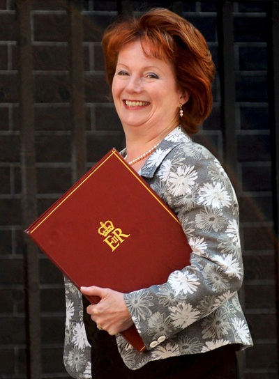Hazel Blears, ayer, de camino a Downing Street.
