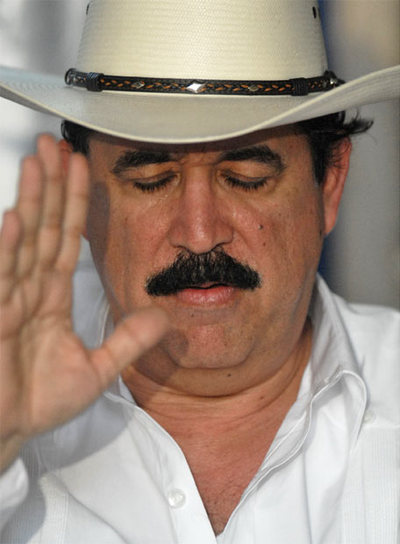 Zelaya llama a la insurreción en Honduras
