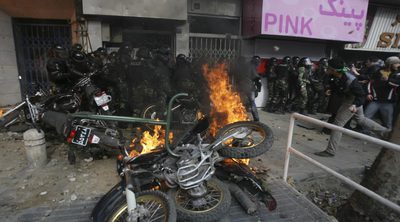 FOTOGALERIA: Duros enfrentamientos entre opositores y policías en Irán