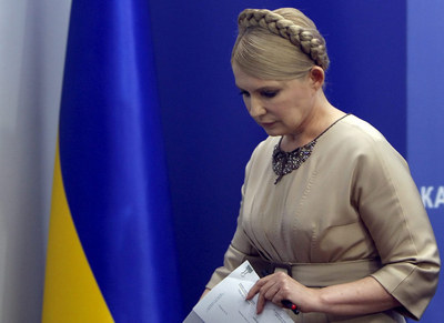 La primera ministra ucraniana, Yulia Timoshenko, a su salida de una rueda de prensa hoy en Kiev