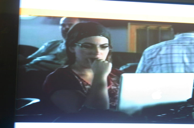 Imagen de la cooperante española Laura Arau a bordo del  Mavi Marmara,  obtenida de un vídeo de Al Jazeera y colgada en su página de Facebook.