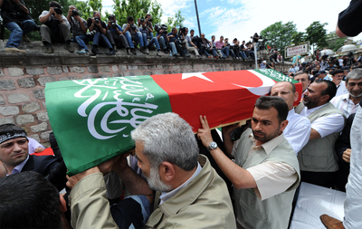 Funerales por los nueve muertos en el abordaje al  Mavi Marmara , en la mezquita de Fatih, en el centro de Estambul.