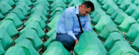 Sepultadas 775 víctimas de Srebrenica en el 15 aniversario de la masacre