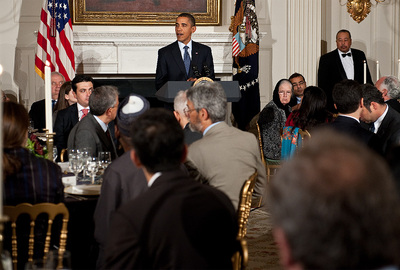 Barack Obama durante un momento de su discurso ante una representación islámica