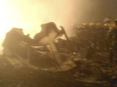 Un avión comercial se ha salido de la pista y se ha incendiado al intentar aterrizar en la ciudad de Yichun