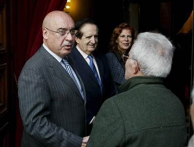 El presidente del Senado español, Javier Rojo (Izq.) en la sede de la Cámara Alta