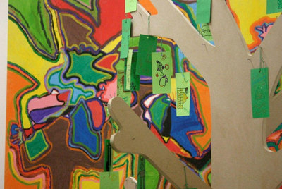 Detalle de 'El árbol de los sueños', eleborado por madres e hijos refugiados en campos de la franja de Gaza.