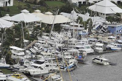 FOTOGALERIA: Barcos apilados en un puerto afectado por el ciclón