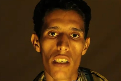 Uno de los jóvenes que aparece en el  vídeo   a favor de la manifestación del 20 de febrero en Marruecos.