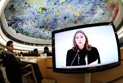 En la pantalla, Maria do Rosario, ministra de Derechos Humanos de Brasil, durante su comparecencia ante la Consejo de Derechos Humanos de la ONU.
