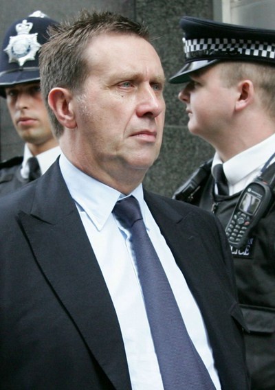 El corresponsal de la Familia Real del tabloide británico  News of the World , Clive Goodman, contradice la versión defendida por los Murdoch en el caso de las escuchas ilegales