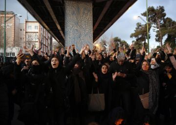 El régimen iraní afronta con titubeos su respuesta a las protestas