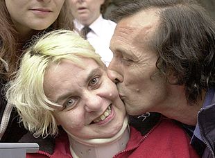 La Justicia británica niega a una mujer inválida la posibilidad de que se le ayude a morir