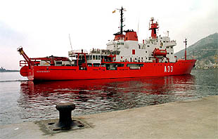 El  Hespérides , antes de partir de Cartagena.