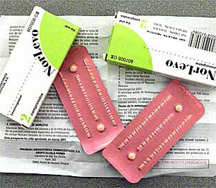 Envases de la  píldora del día siguiente .