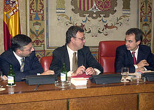 El PSOE acusa al Gobierno de imponer la educación más regresiva de Europa