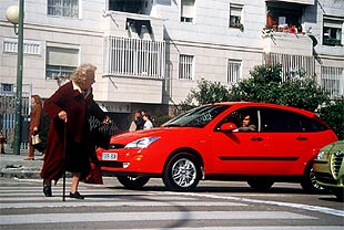 Imagen de uno de los cinco anuncios, bajo el lema  Vive y deja vivir .