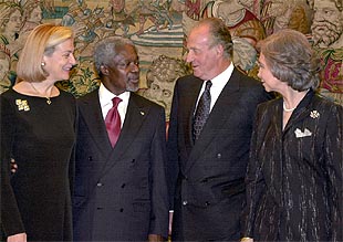 Aznar aboga por el incremento de las ayudas económicas a las familias con ancianos