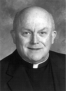 Imagen de archivo del padre Alfred J. Bietighofer, de 64 años.