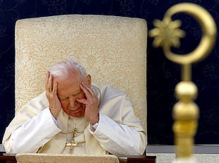 La fatiga impide al Papa concluir el primer discurso de su visita a Azerbaiyán