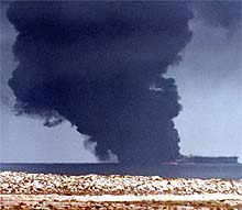 Un supuesto atentado provoca la explosión de un petrolero francés en Yemen