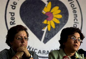 Violeta Delgado, portavoz de la Red de Mujeres contra la Violencia, durante la rueda de prensa.