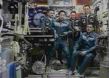 'Foto de familia' de los cinco astronautas que en estos momentos se encuentran en la ISS.