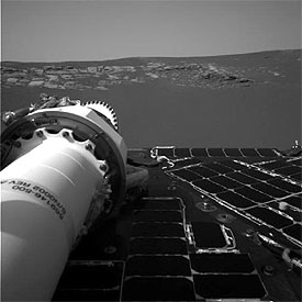 El robot  Opportunity  ha enviado sus primeras imágenes de la superficie marciana.
