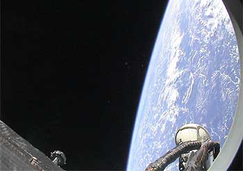 Imagen de la Tierra tomada por el astronauta holandés André Kuipers desde la ventana de la cápsula  Soyuz .