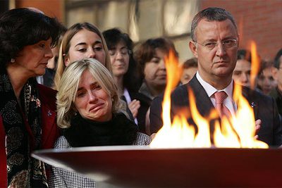 Jesús Caldera y Soledad Murillo, durante el encendido del pebetero en el Instituto de la Mujer.